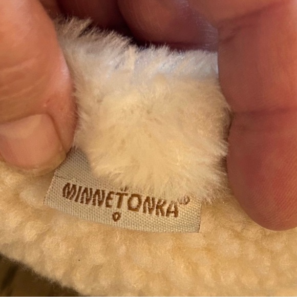 Minnetonka Dina Slippers - Picture 3 of 6